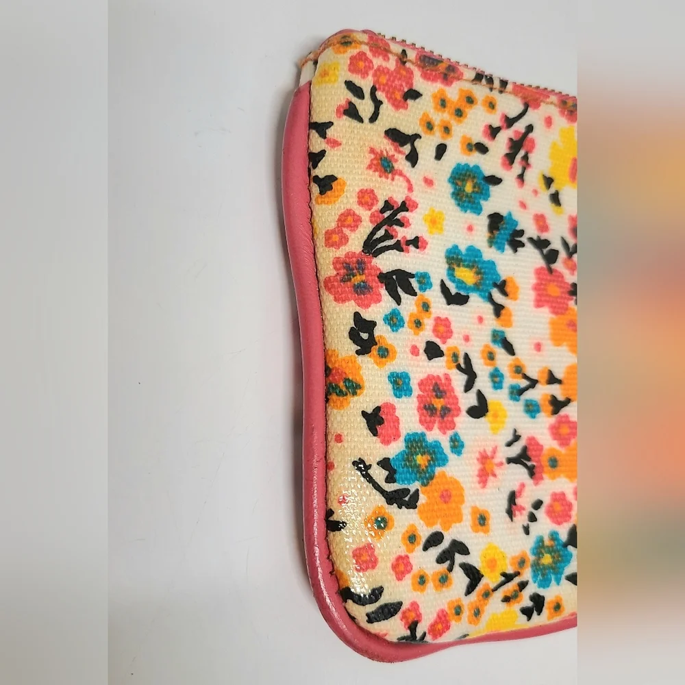 Tory Burch Vintage Floral Wristlet Clip-in Pouch in Pink Multi